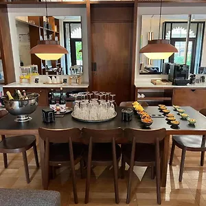 3* فندق Praktik Essens